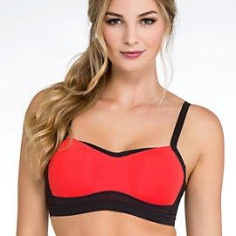 Brooks Moving Comfort Women's Fineform A/B in Red and Black, M
